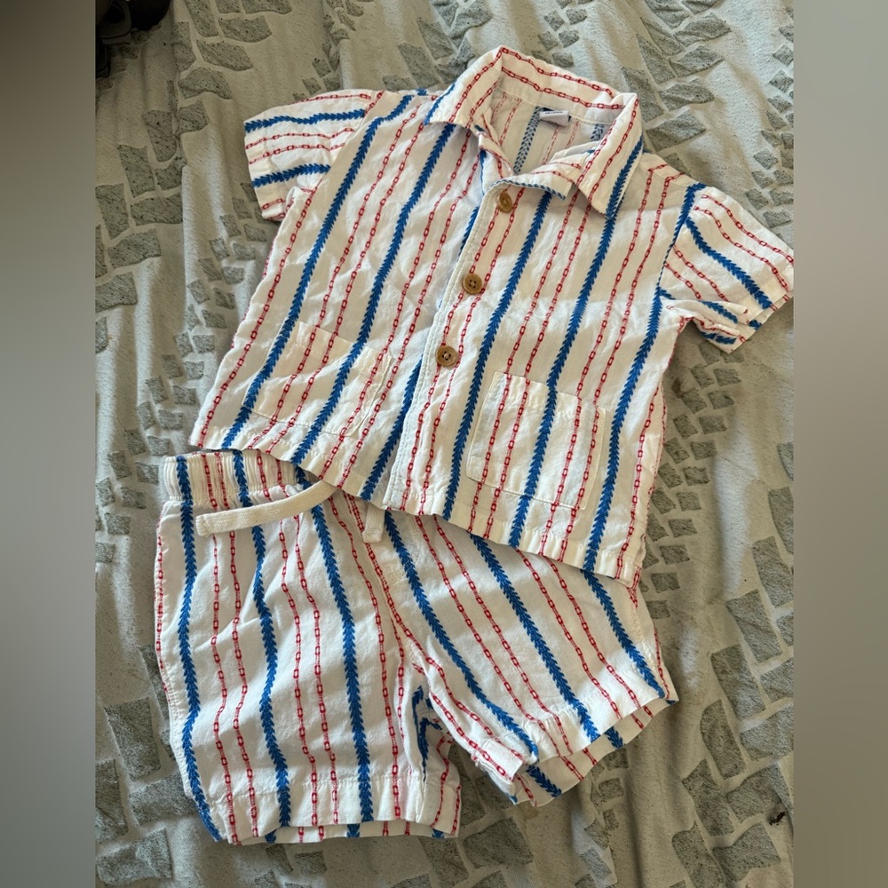 Old Navy infant matching short set